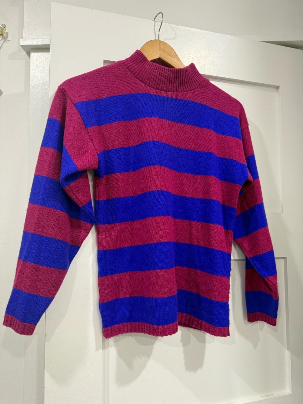 Vintage Sweater - Small